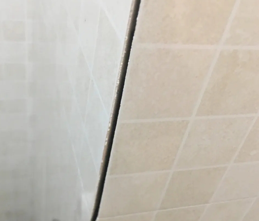 许昌瓷砖空鼓维修公司分享阳台瓷砖脱落的修复过程可以分为以下几个步骤